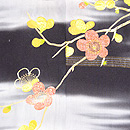 黒地霞に梅・椿の羽織　質感・風合