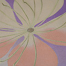 桜文様若紫色留袖　質感・風合