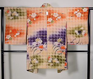 網代紋に梅、菊、紅葉の羽織