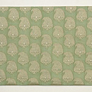 若緑色ペイズリーの名古屋帯　前中心