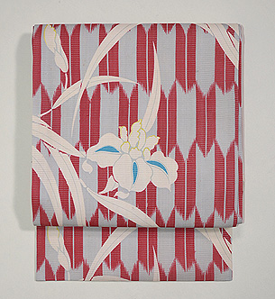 矢羽根にユリの染め名古屋帯