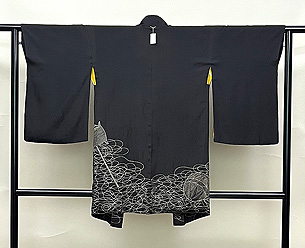 黒地糸巻きと手毬文の羽織