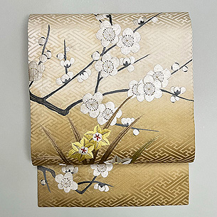 梅に水仙文様刺繍の名古屋帯
