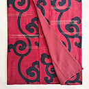 紅殻色唐草文様袷