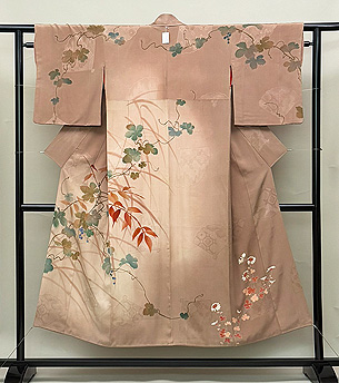 扇面に秋草と山葡萄文様付下