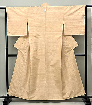 紅花染め卵色の紬無地袷