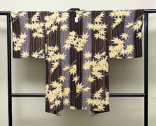 カラフル縞に紅葉文様の縮緬羽織