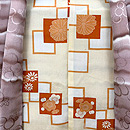 退紅色地に横段の雲に万寿菊を織り込んだ羽織　羽裏