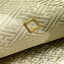 紗綾型に踏み石文様の付下