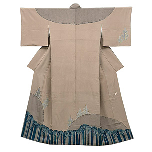 雪輪取りに松竹文様の訪問着 田畑喜八作