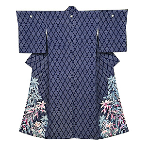 野草に桜文様の散歩着