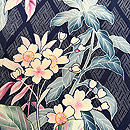 野草に桜文様の散歩着