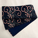 中形花唐草にドット文様の半幅帯　帯裏