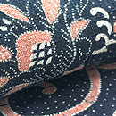 中形花唐草にドット文様の半幅帯　質感・風合