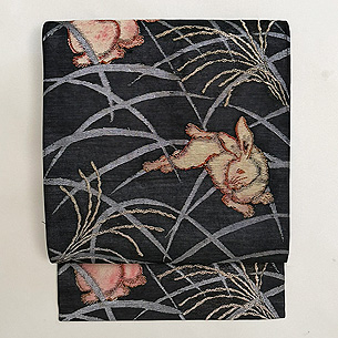 ススキ野に兎文紗の名古屋帯