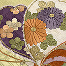 萌黄色絞り蝶々刺繍の名古屋帯　質感・風合