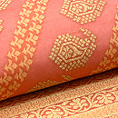 桃色のインドサリーの帯　質感・風合
