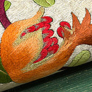 柘榴と八つ手刺繍色紙文様帯　質感・風合