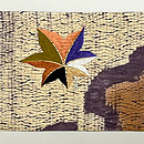 杢目絞りに秋の刺繍帯　前柄