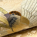 花菱の地紋に稲穂と雀の刺繍帯　質感・風合