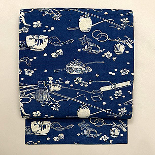 松原八光作 茶道具尽くし文の名古屋帯