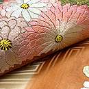 大輪菊文様刺繍の名古屋帯　質感・風合