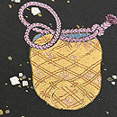 黒地に茶道具刺繍の名古屋帯　質感・風合