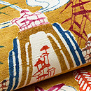 山吹色地紅葉笹竹山水文様紅型紬名古屋帯　質感・風合