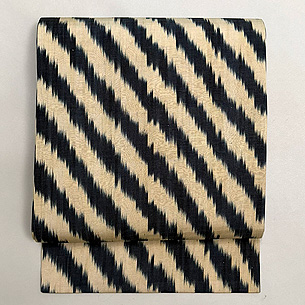 ウズベキスタン アドラス黒斜線文の名古屋帯