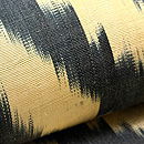 ウズベキスタン アドラス黒斜線文の名古屋帯 質感・風合