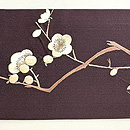 焦茶の繻子梅の花刺繍帯 前柄