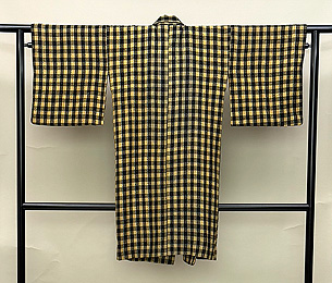 変わり衿のウールコート