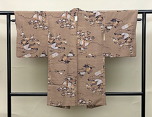 ベージュ雲取り文様羽織