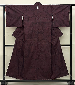 雪輪文あずき色の本場結城紬