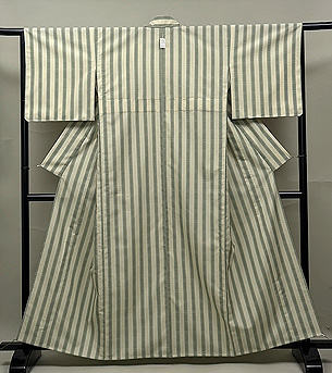 縦縞文様の単衣紬