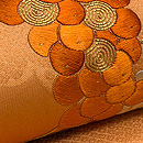 洗朱、菊南天の刺繍名古屋帯　質感・風合