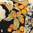 黒地雪持ち南天の名古屋帯　質感・風合