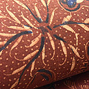 ジャワ島クルック地方海老茶の名古屋帯　質感・風合