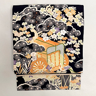 御所車文の名古屋帯