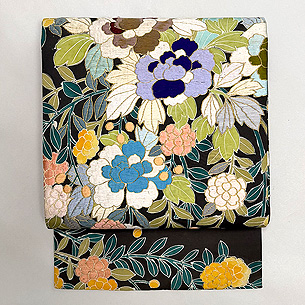 牡丹に枝垂れ桜文様の名古屋帯