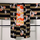 横段に筆柿の羽織　正面