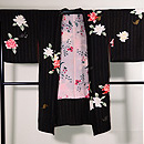 黒地バラの羽織　正面