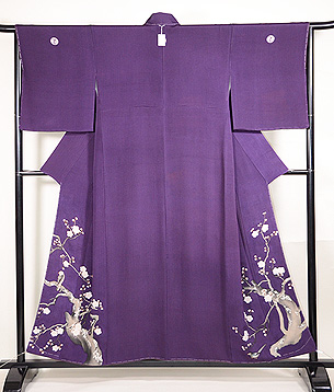 梅にウグイス色留袖