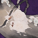 梅にウグイス色留袖　質感・風合