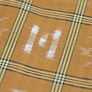 大城広四郎作 三筋格子に絣文様琉球絣　質感・風合