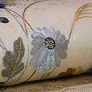 白地に菊文様刺繍名古屋帯　質感・風合