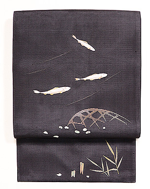 黒地若鮎の図絽名古屋帯