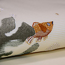 魚とわかめの図刺繍絽名古屋帯　質感・風合