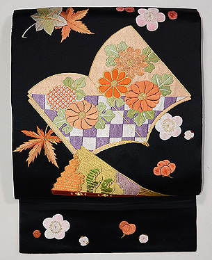 梅と紅葉に絵本刺繍名古屋帯