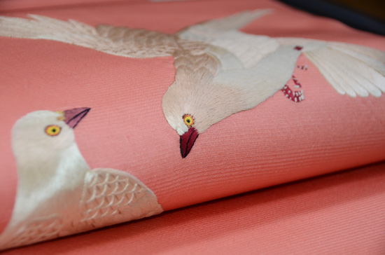 ピンク地白鳩の刺繍名古屋帯 - アンティーク着物の灯屋2